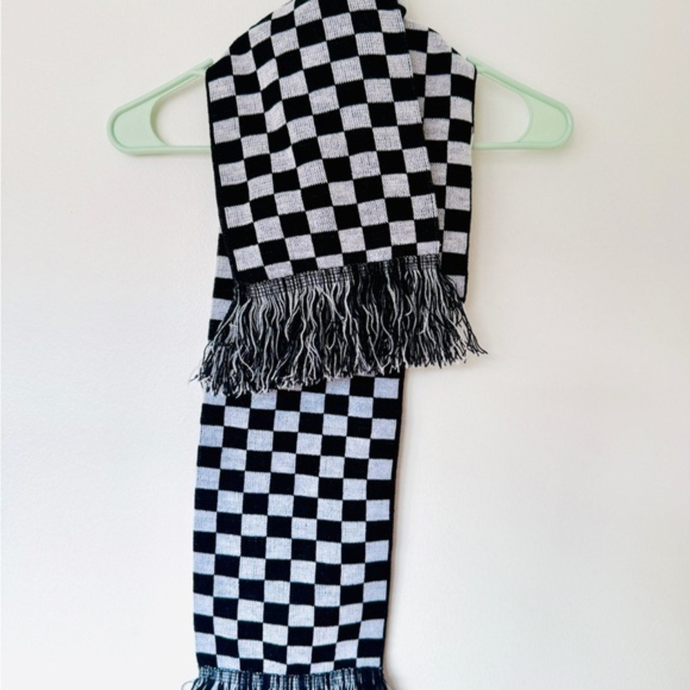 NWOT Checkered Black and White Scarf